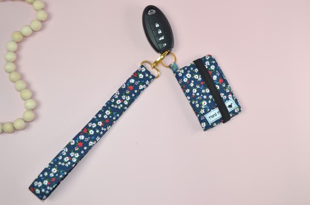 Navy Card wallet and 9" Matching Wristlet