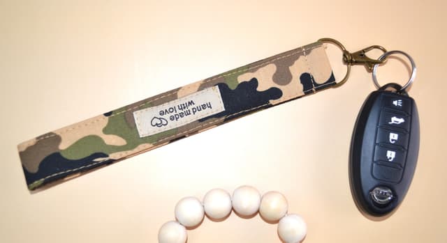 7" Camo Everyday Wristlet Keychain 